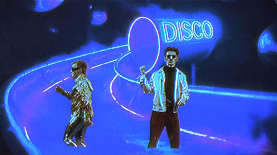 RAKETOPLÁN IBIZA — scéna z klipu DJ Metoděj